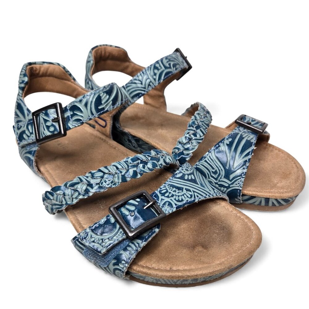 Brioso Solera Tooled Leather‎ Floral Pattern Light Blue Sandals 7.5